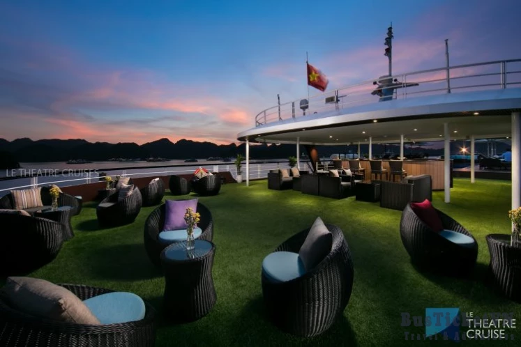 Le Theatre Cruise - Slide 5