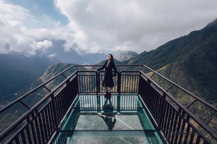 Dragon Cloud Glass Bridge Tourist Area in Lai Chau: An Ideal Cloud-Hunting Destination