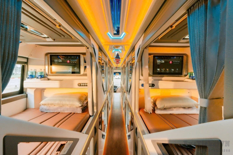 HK Bus: Sapa to Ninh Binh Sleeper Cabin Bus - Slide 2