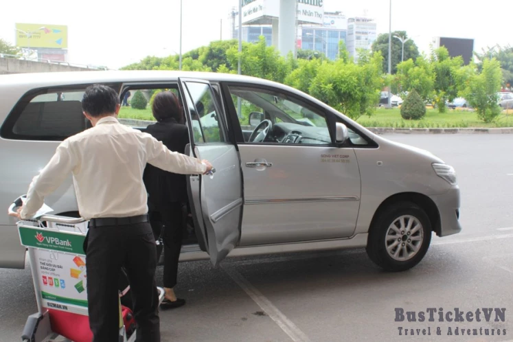 Private Car Hue to Da Nang (4 – 7 seats) - Slide 4