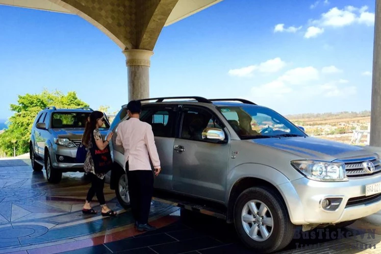 Vung Tau to Ho Chi Minh airport private car - Slide 4