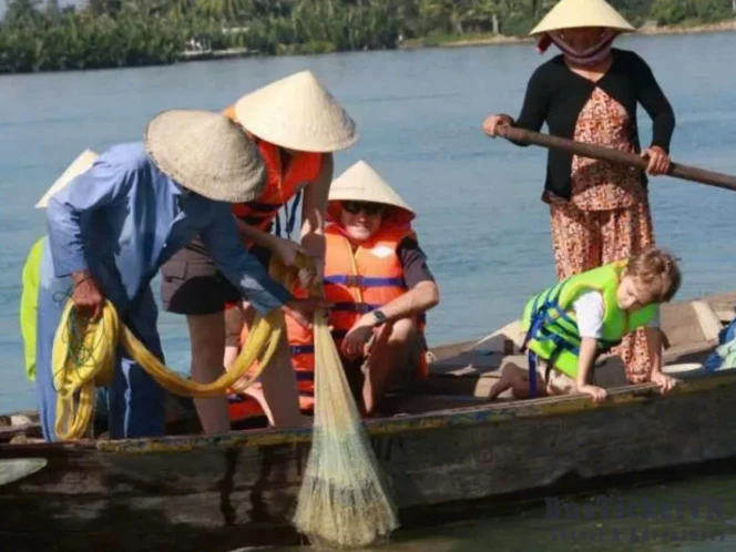 Rice Planting & Fishing (Day trip 6 hours) - Slide 4