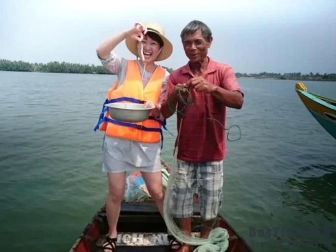 Rice Planting & Fishing (Day trip 6 hours) - Slide 5