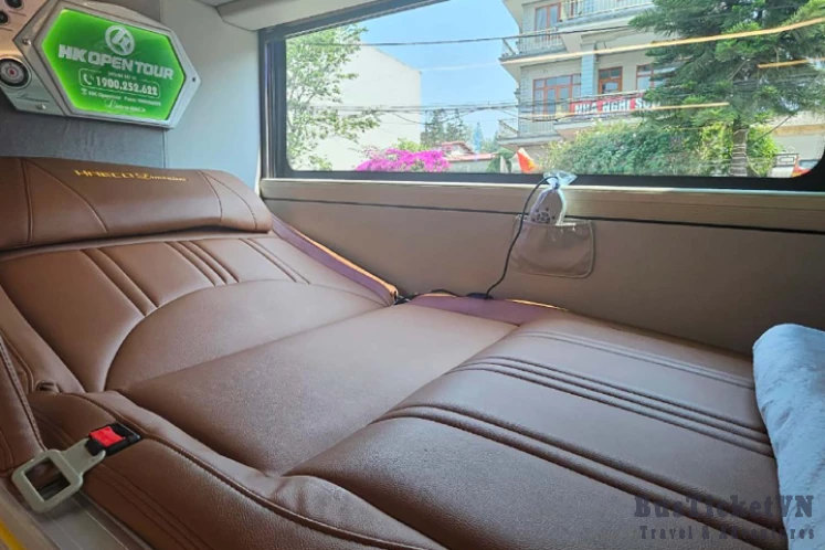 Hanoi to Da Nang VIP Cabin Sleeping Bus by HK Bus - Slide 3