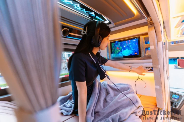 Hanoi to Hoi An VIP Cabin Bus By HKBus - Slide 4